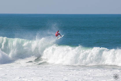 Nazaré surfwedstrijd, relaxed en chill, Praia do Norte Nazaré